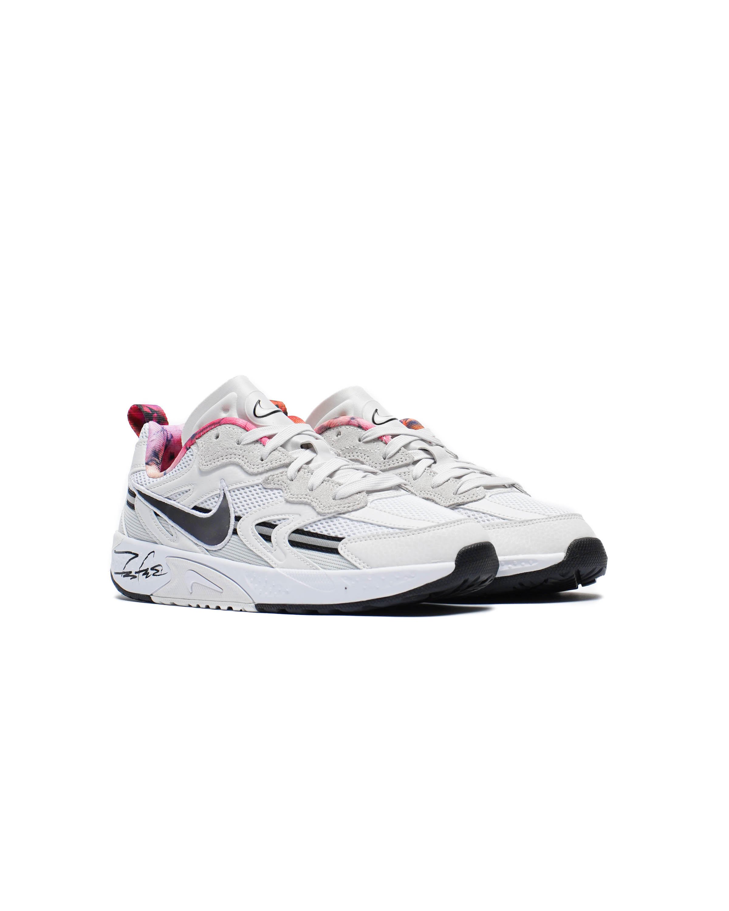 100 | Nike x FUTURA WMNS JAM Train Electric | nike air yeezy